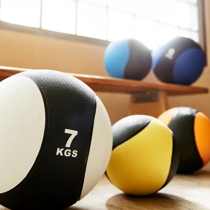 Kuntopallosetti 3–5 kg, yhteensä 12 kg - Image 6